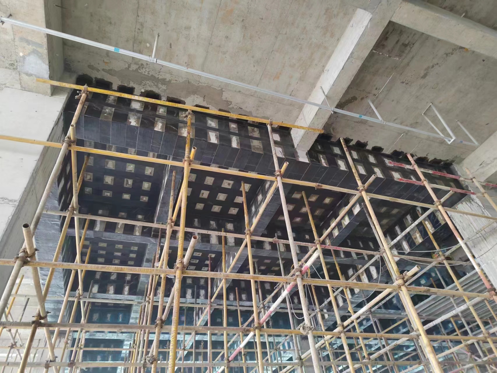 巴彦淖尔加固公司承接植筋 粘钢 碳纤维等加固工程 资质齐全